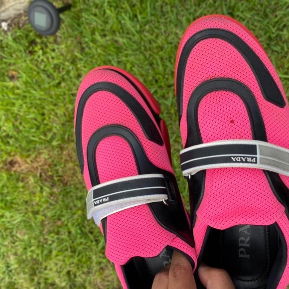 PRADA - Picture 3 of 3